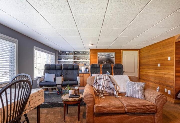 The Blue House Bed And Breakfast Lake Country Extérieur photo