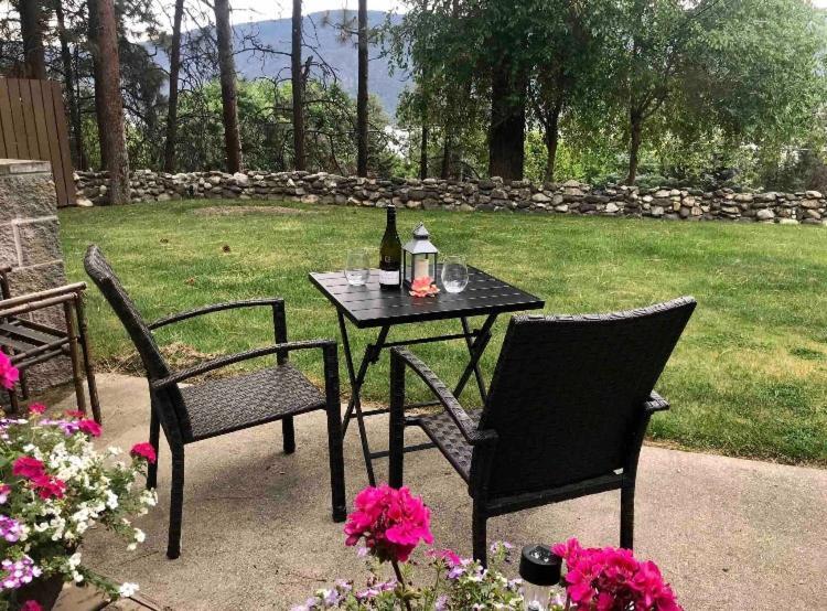The Blue House Bed And Breakfast Lake Country Extérieur photo