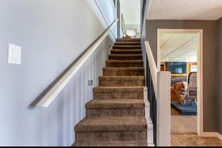 The Blue House Bed And Breakfast Lake Country Extérieur photo