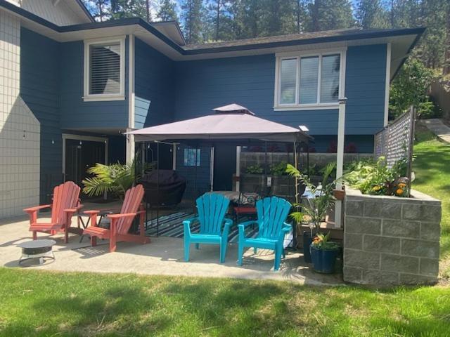 The Blue House Bed And Breakfast Lake Country Extérieur photo