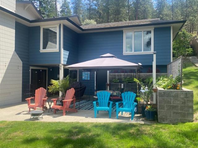 The Blue House Bed And Breakfast Lake Country Extérieur photo